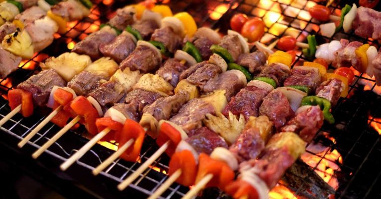 Black Market Bar + Grill: Nashville’s Premier Destination for Food, Drinks, and Vibrant Atmosphere